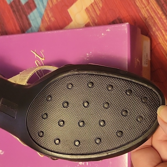 Slip on Classy Easy Street Dress Sandals - Picture 4 of 7